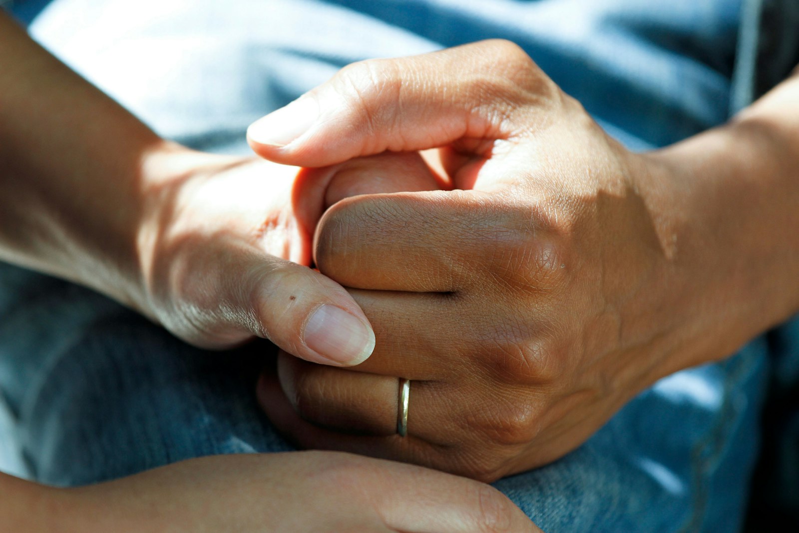 What Is Sundowning in Dementia? Signs, Triggers, and How Memory Care Helps